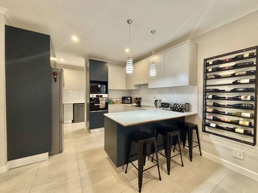 3 Bedroom Property for Sale in Sandown Western Cape